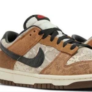 Nike Dunk Low Premiums